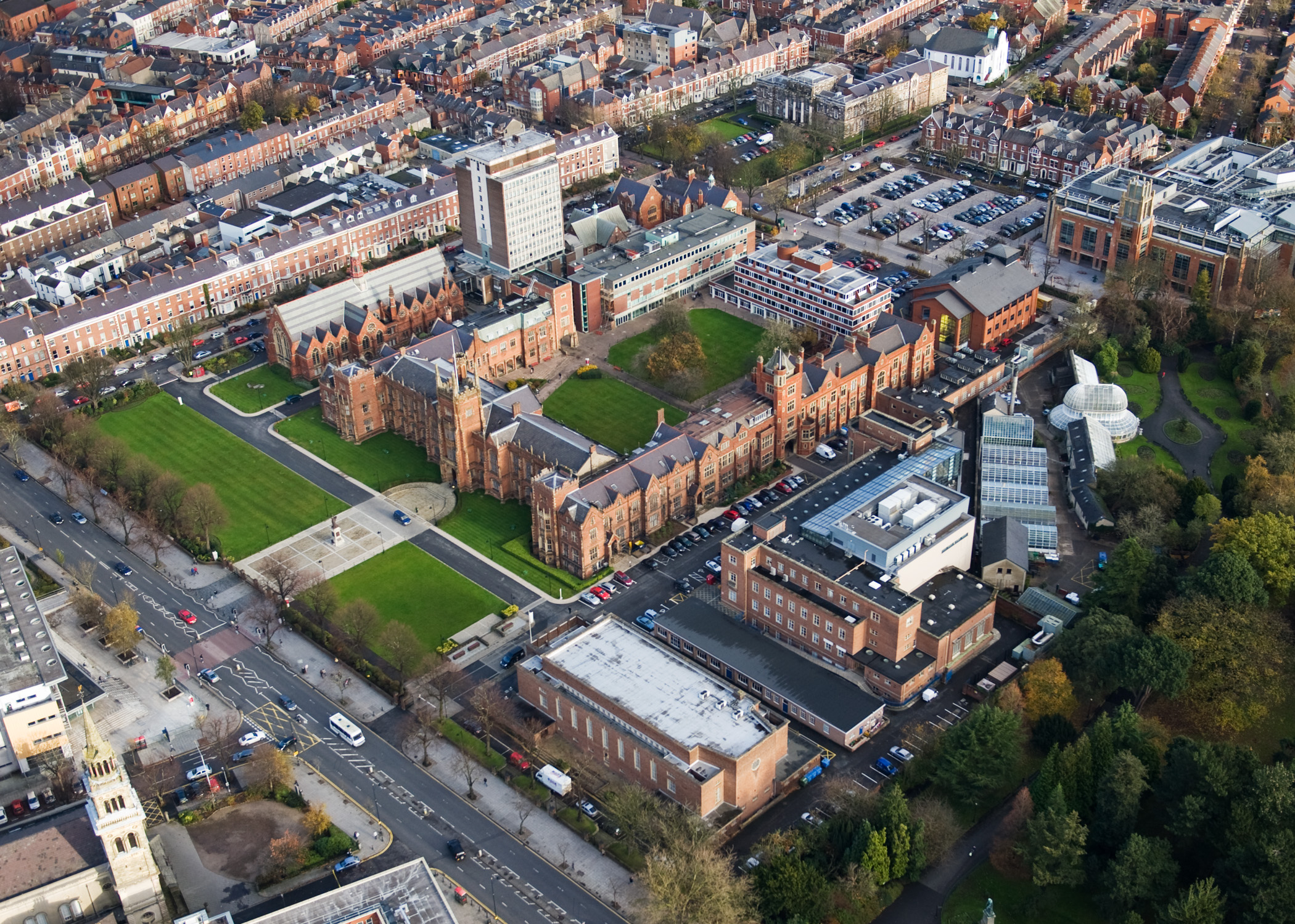 Our Partnership With Queen’s University Belfast | INTO